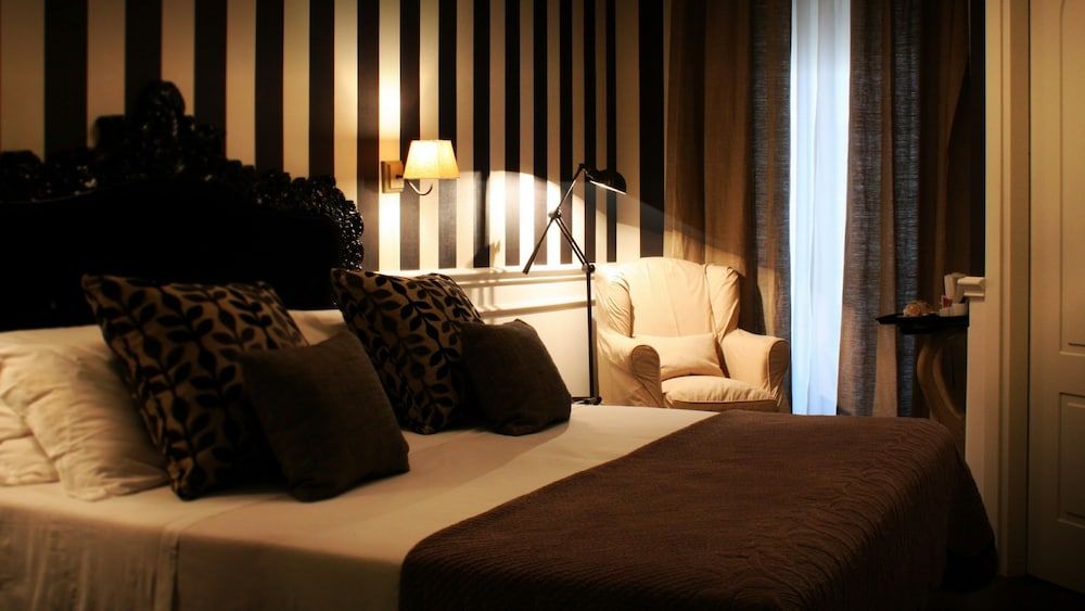 undefined The B Place Ezio 7