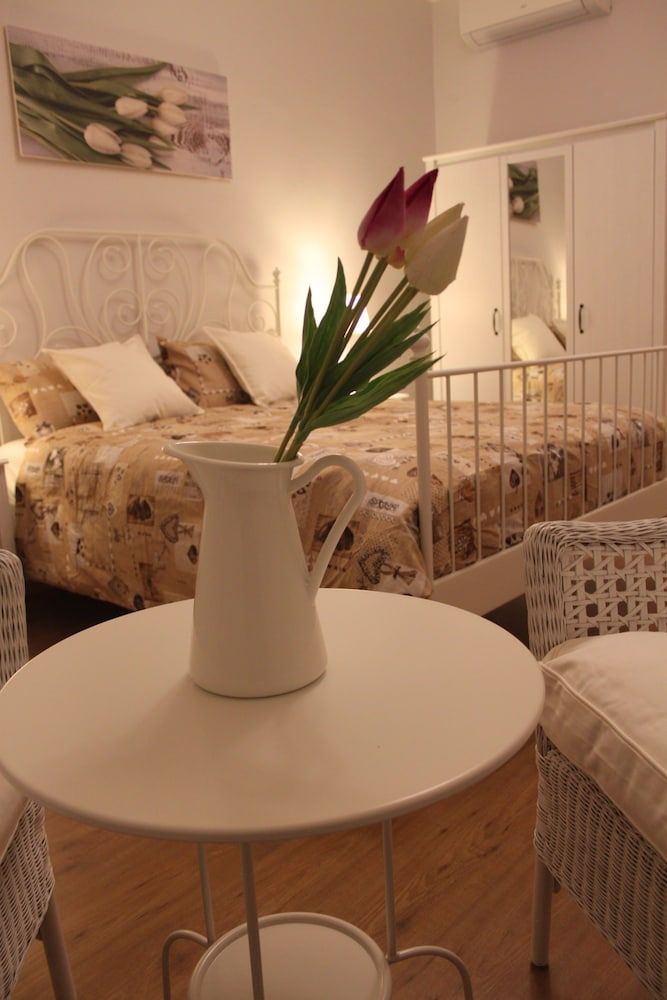 La Casa in Fiore Standard Double Room, Shared Bathroom 5