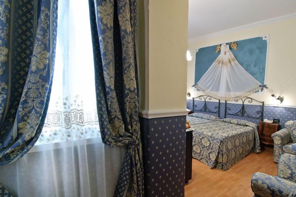 undefined Residenza Antica Roma 5