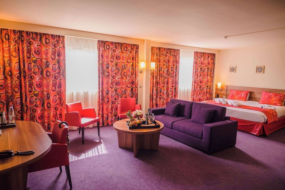 KYRIAD PRESTIGE MULHOUSE - Basel Junior Suite, 1 King Bed with Sofa bed 6