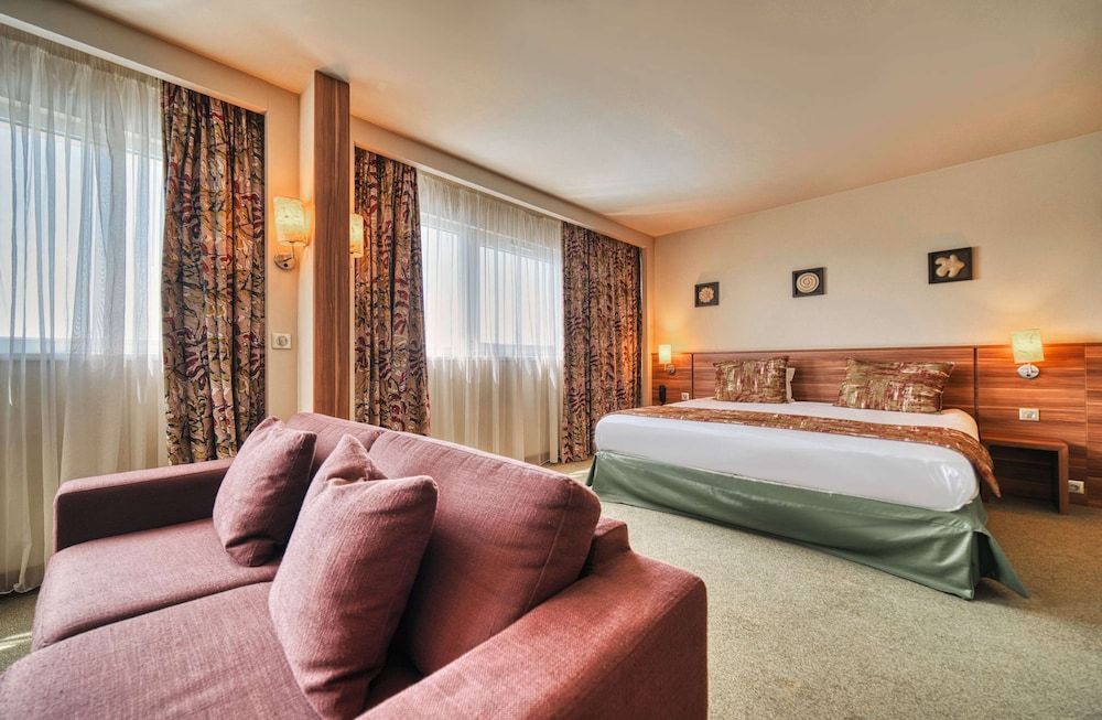 KYRIAD PRESTIGE MULHOUSE - Basel Junior Suite, 1 King Bed with Sofa bed 2