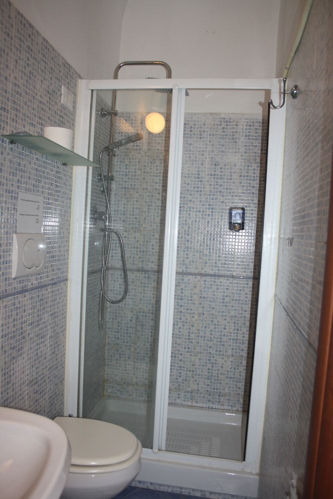 undefined Fanti Rooms 9