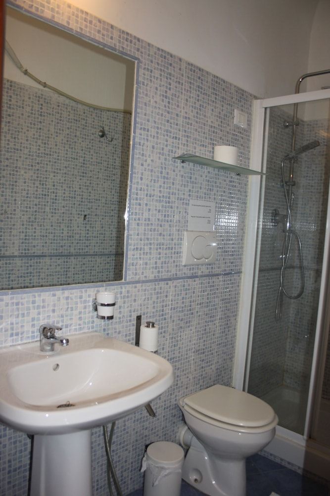 undefined Fanti Rooms 10