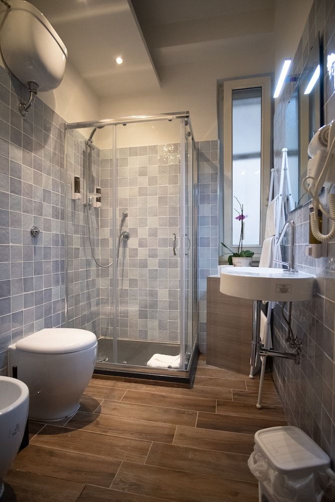 Boutique Stop and Sea Guesthouse Double or Twin Room, Private Bathroom 10