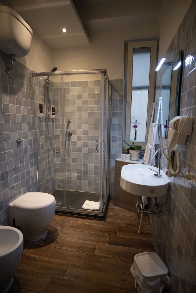 Boutique Stop and Sea Guesthouse Double or Twin Room, Private Bathroom 9