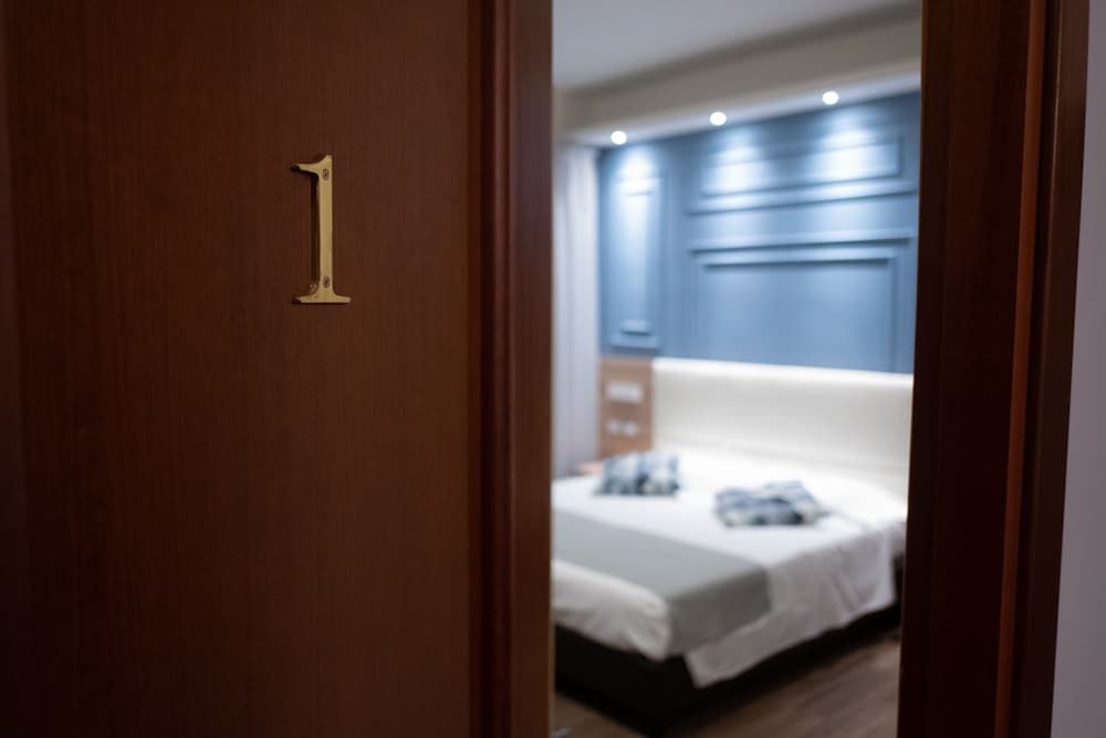 Boutique Stop and Sea Guesthouse Double or Twin Room, Private Bathroom 8