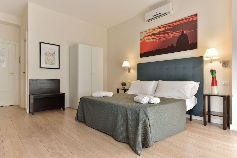 Domus Bella Roma Classic Triple Room 3