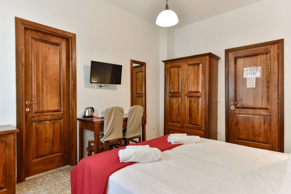Domus Bella Roma Double Room, Annex Building 5