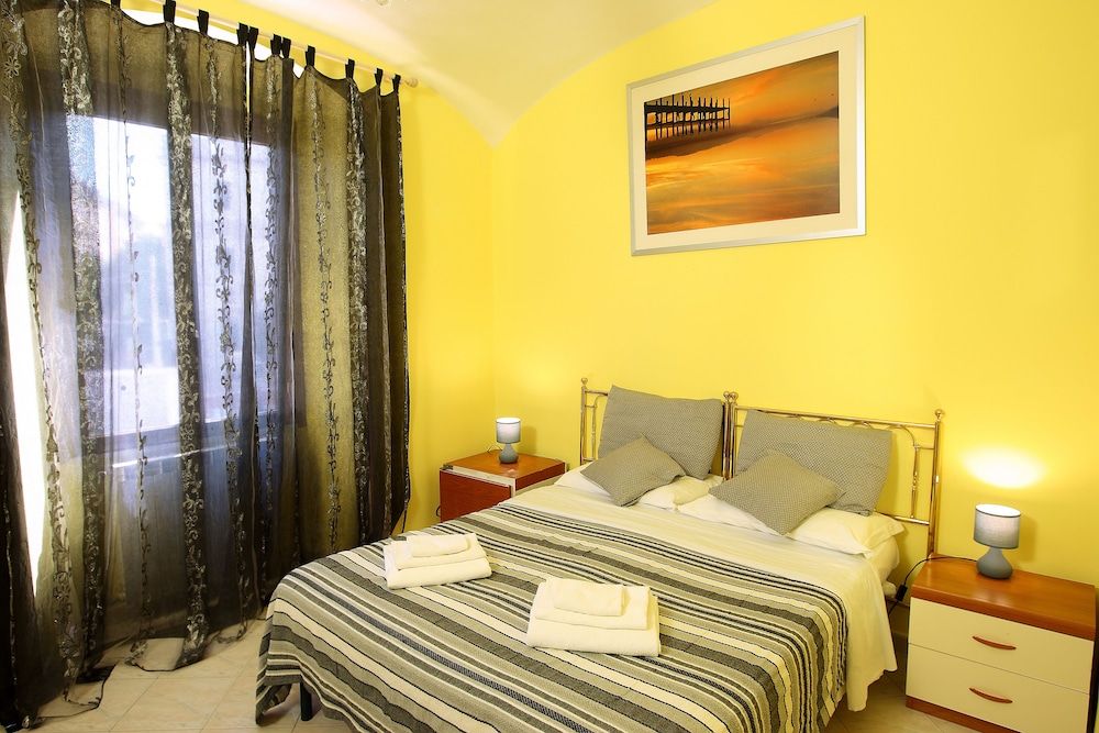 undefined Roman and Italian 2