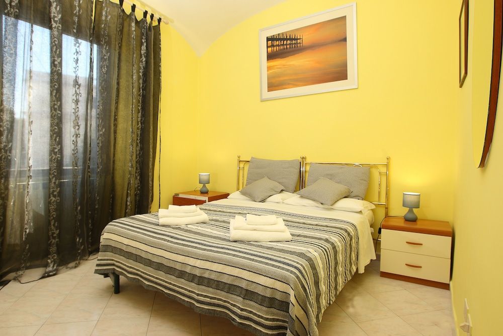 undefined Roman and Italian 8