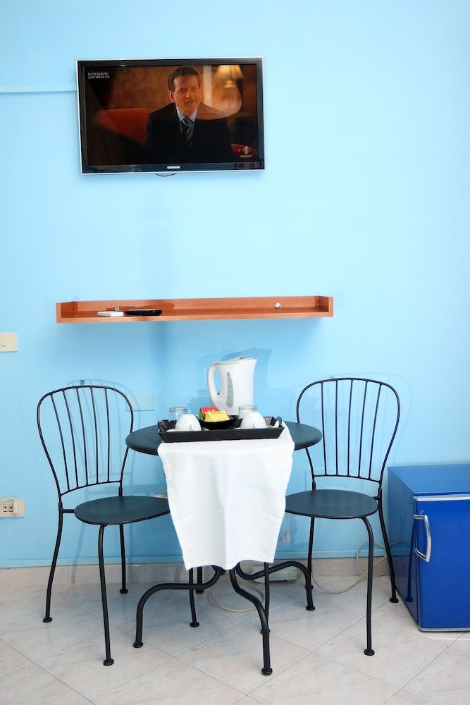 Roman and Italian Deluxe Double or Twin Room, Ensuite 5