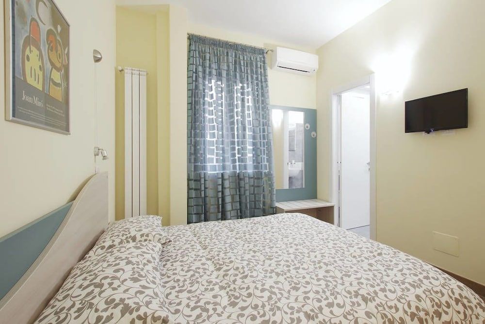 Homesuitehome Double Room, Private Bathroom