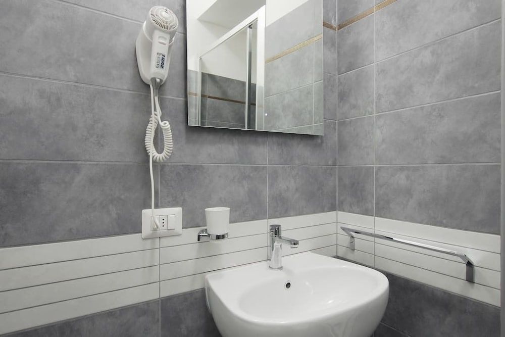 Homesuitehome Triple Room, Private Bathroom 6