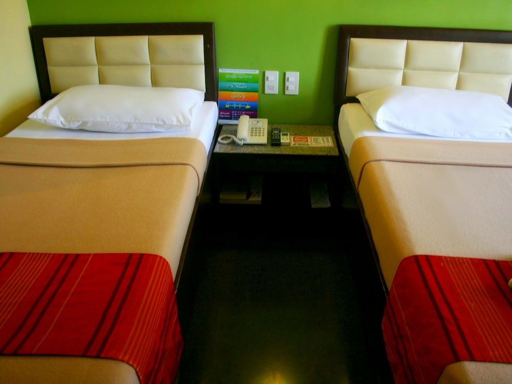 undefined Express Inn - Cebu Hotel 2