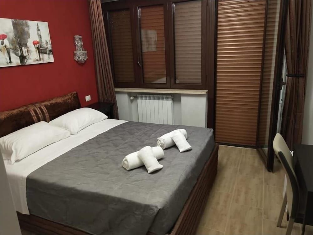 undefined Seven Miracles Inn 5