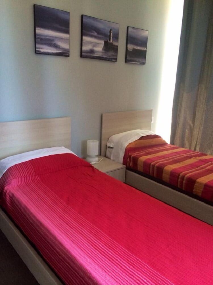 My Room Roma Double or Twin Room, Garden View 2