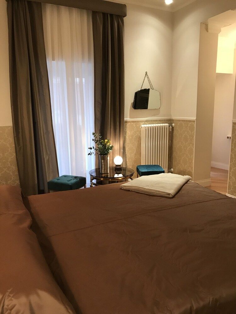 undefined Mia al Pantheon Luxury Suites 7