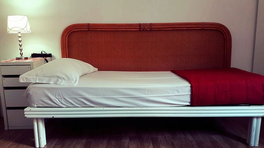 undefined Roman Place 8