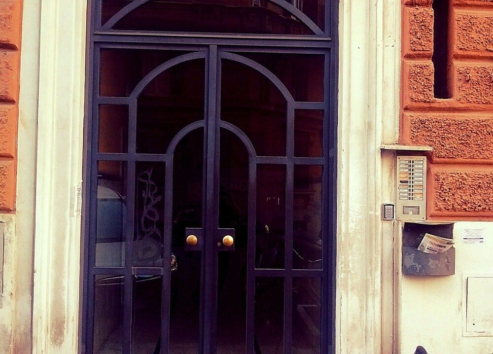 undefined Roman Place 2