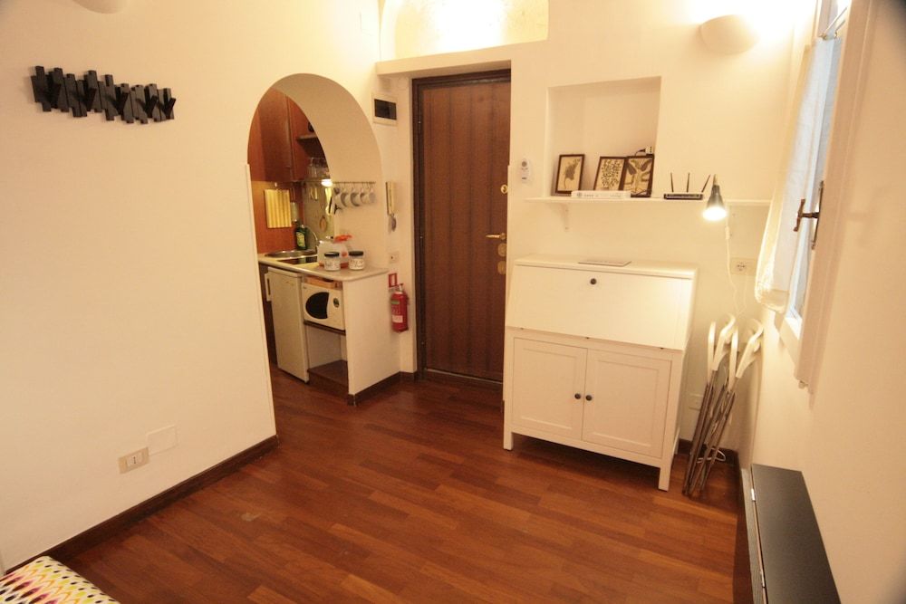 House Monti 1875 City Studio, Courtyard View (Via Leonina, 43) 12