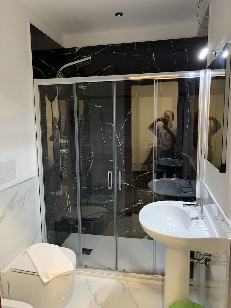 Lungotevere Collection Suite Deluxe Room 4