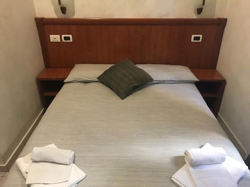 Les Artes Double Room 6