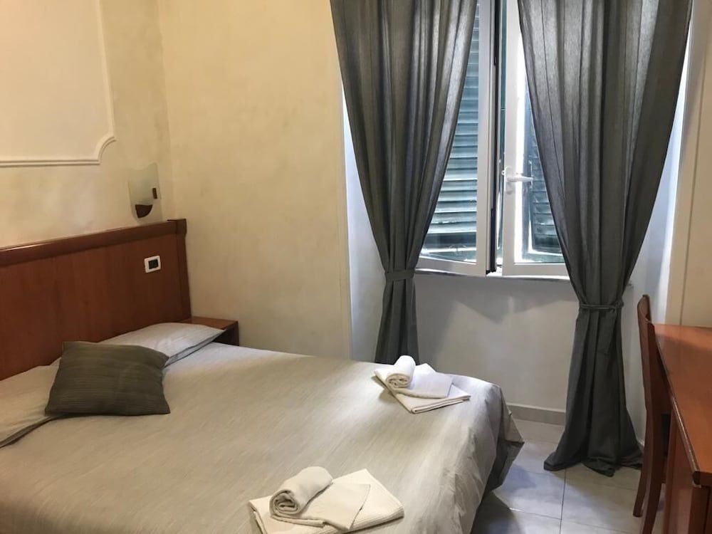 Les Artes Double Room 10