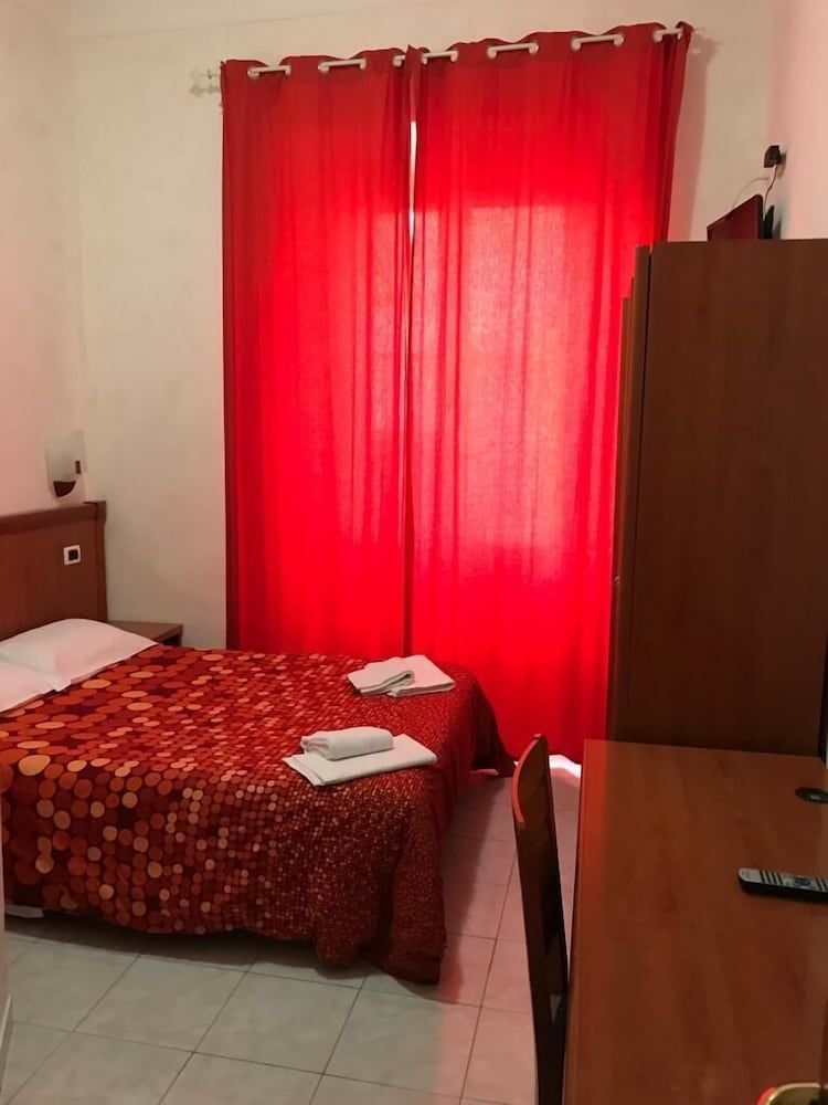 Les Artes Double Room 9