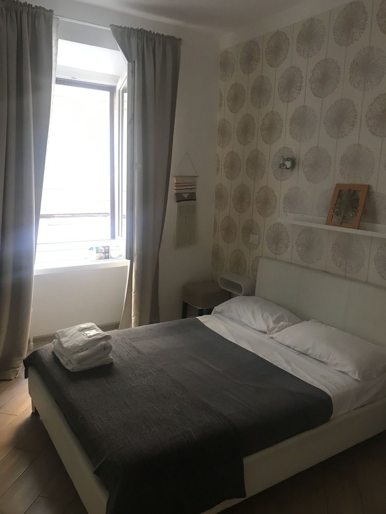 Vatican Vanity Twin Room 6