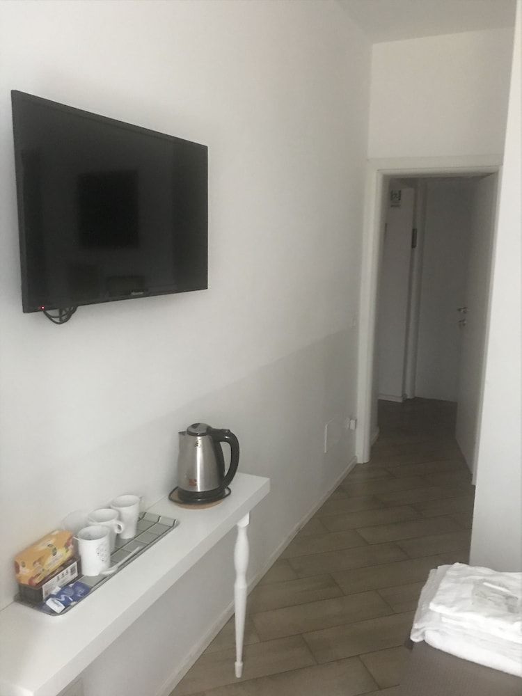 Vatican Vanity Twin Room 7