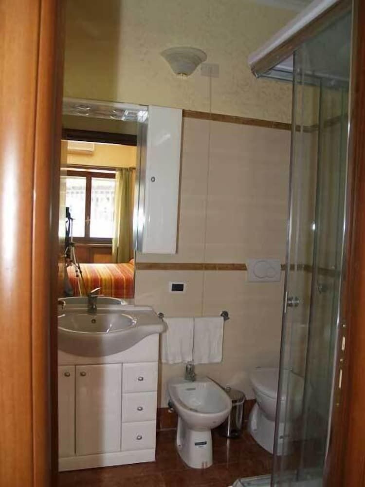 Caligola Resort Single Room 6