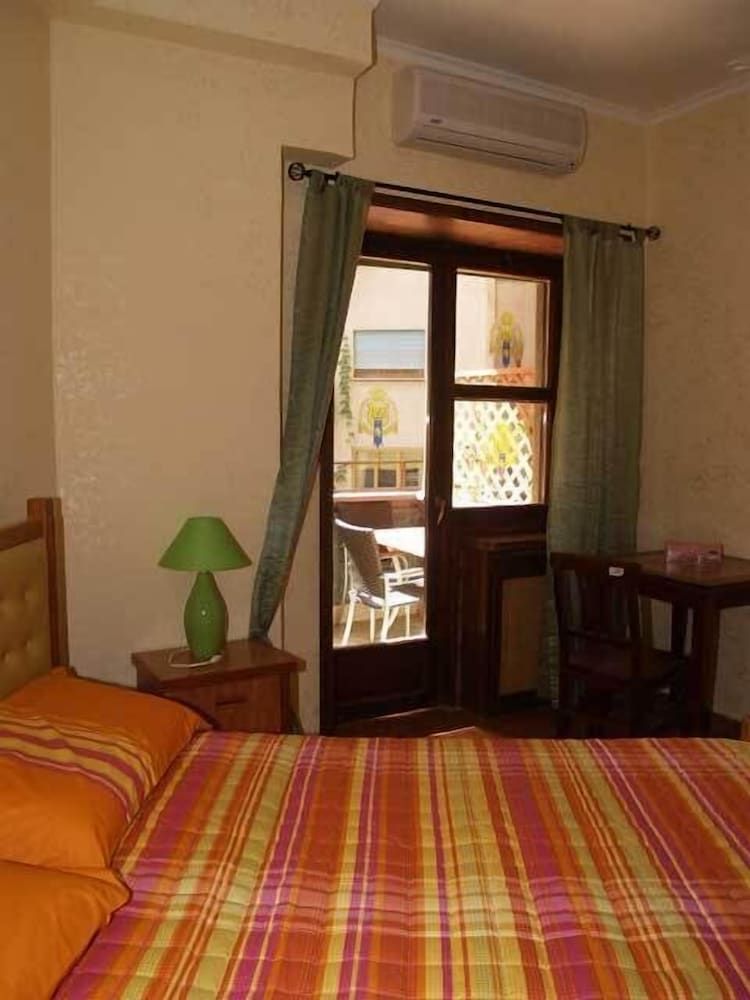 Caligola Resort Superior Double Room 12