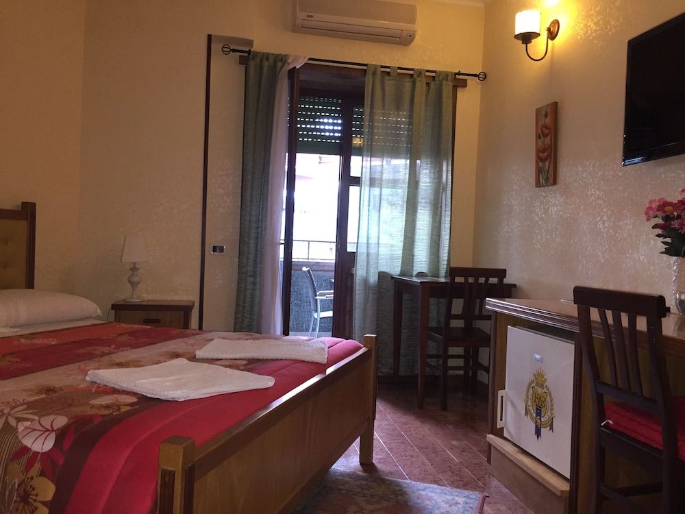 Caligola Resort Superior Double Room 4