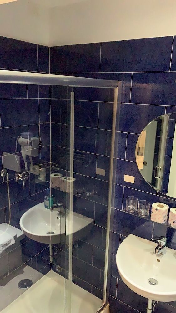 Guest House Lin Mare Family Room 4