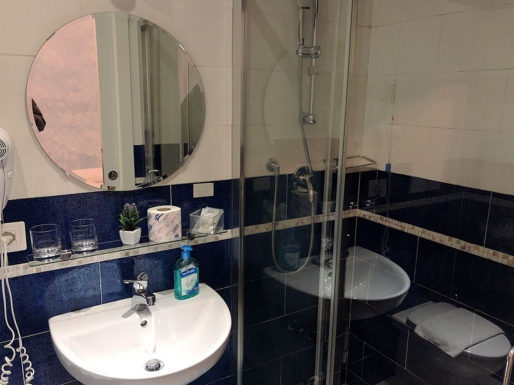 Guest House Lin Mare Traditional Triple Room 4