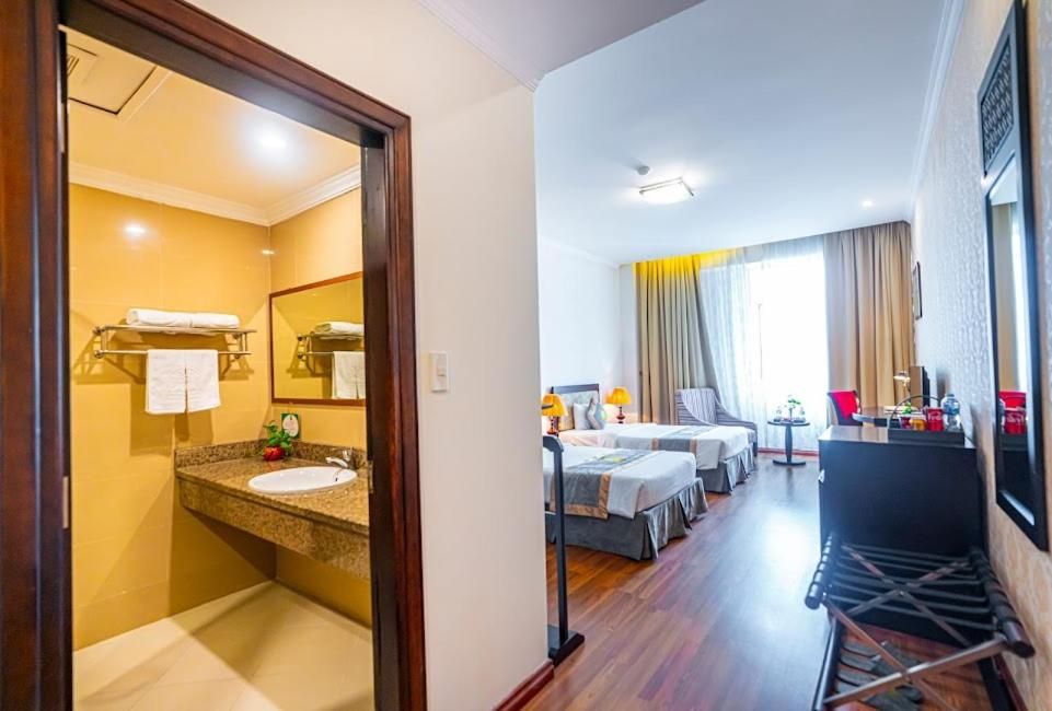 Hoang Son Peace Hotel Superior Twin or Double Bed 3