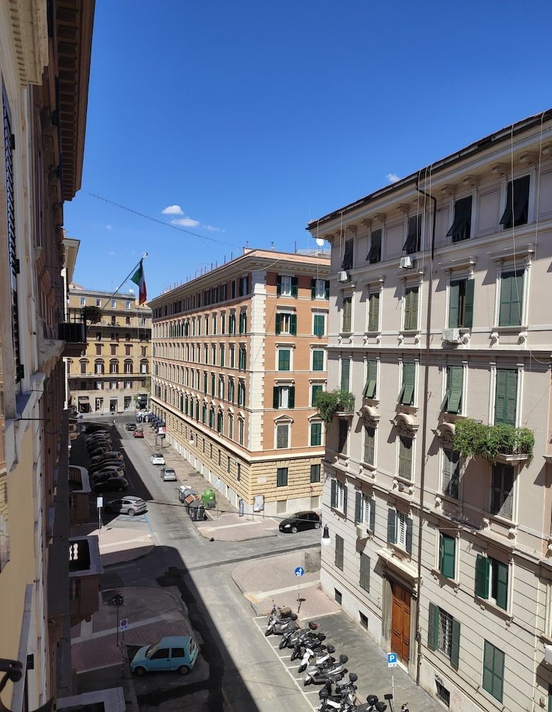 undefined Luxury Suites - Stay Inn Rome Experience 7