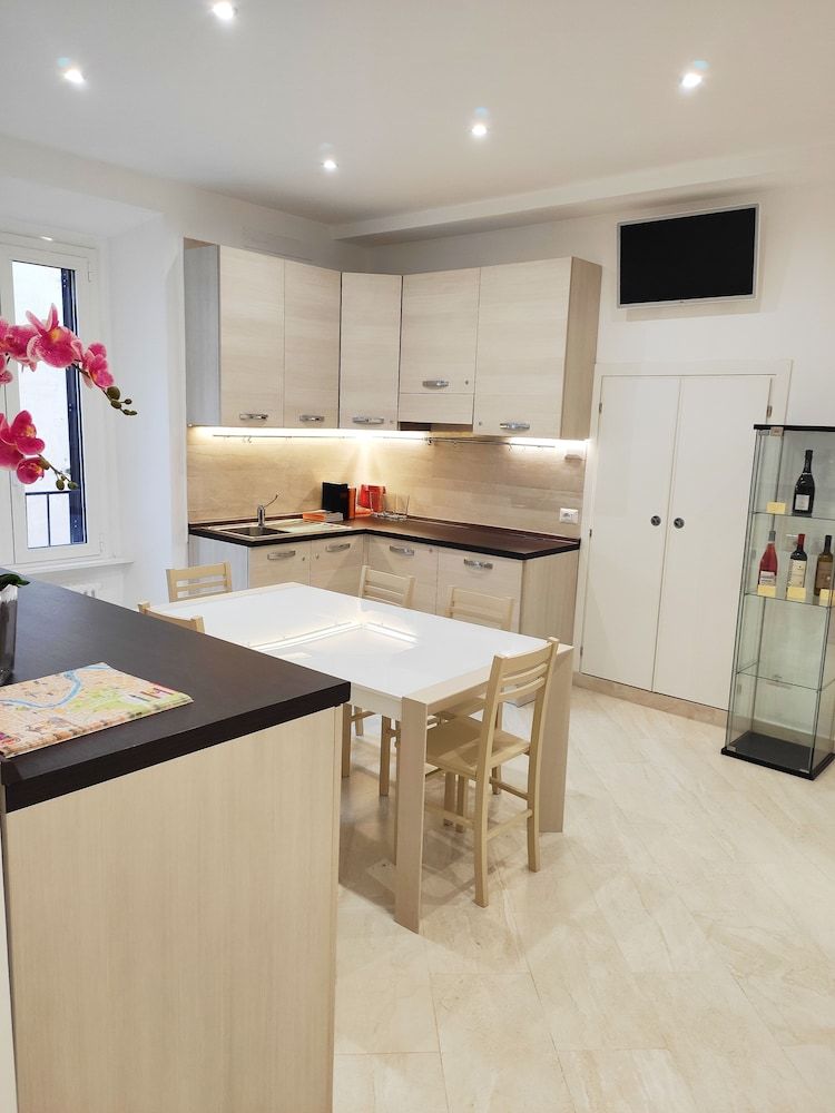 undefined Luxury Suites - Stay Inn Rome Experience 4