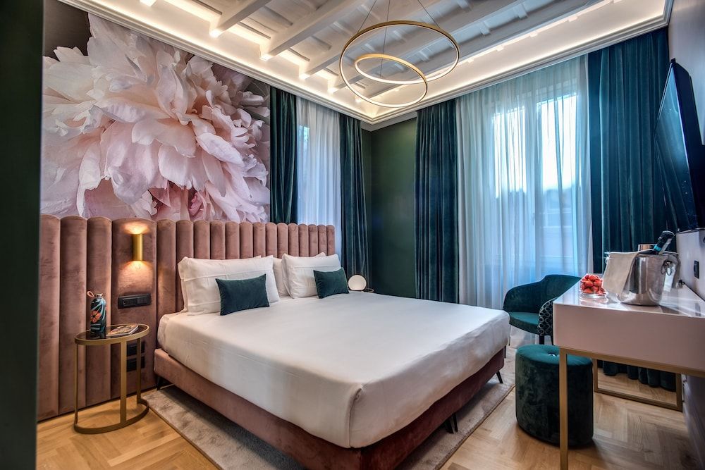 Palazzetto Trevi Deluxe Double or Twin Room 3