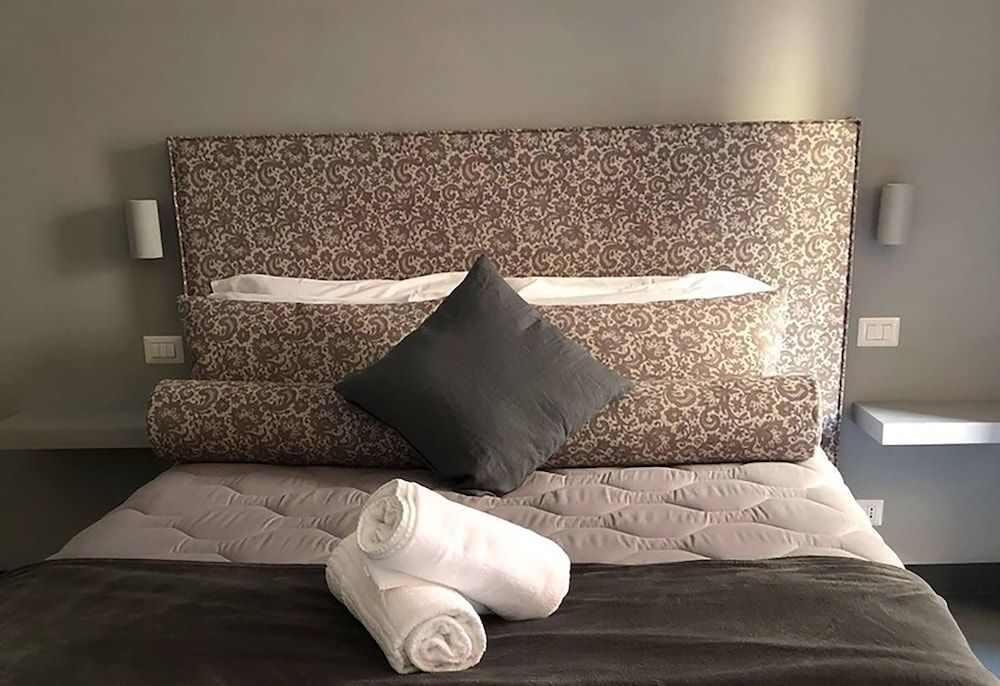 undefined Room94 Piazza Di Spagna 9