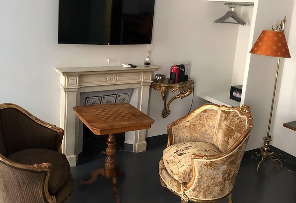 Room94 Piazza Di Spagna Deluxe Double or Twin Room 14