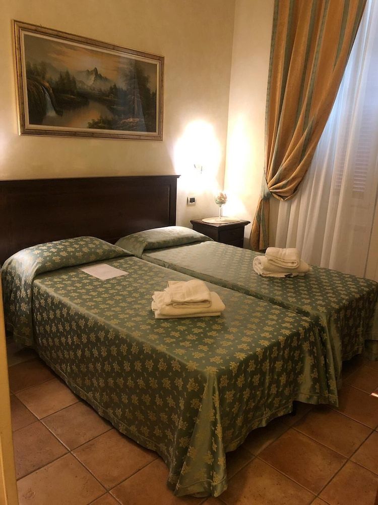 undefined Bye Rome 5