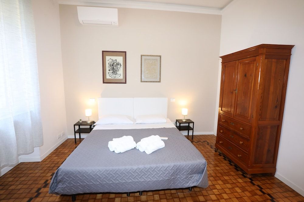 Unique Luxury Apartment and Rooms Deluxe Double Room 2