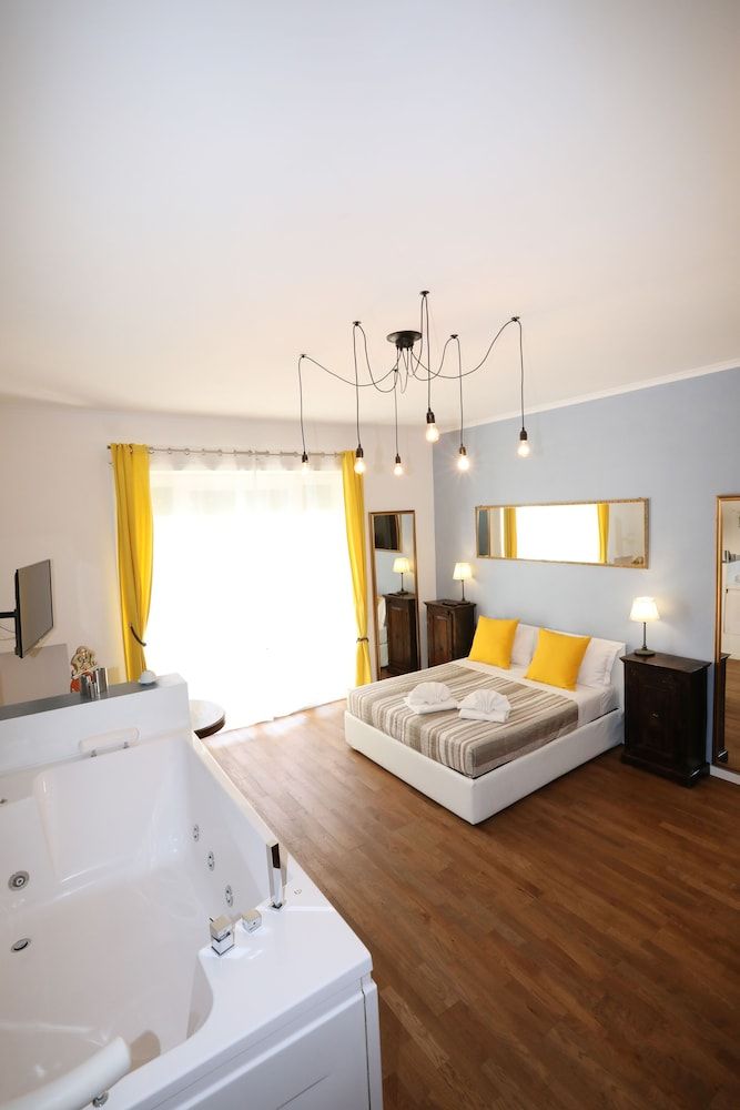 undefined Unique Luxury Apartment and Rooms 9