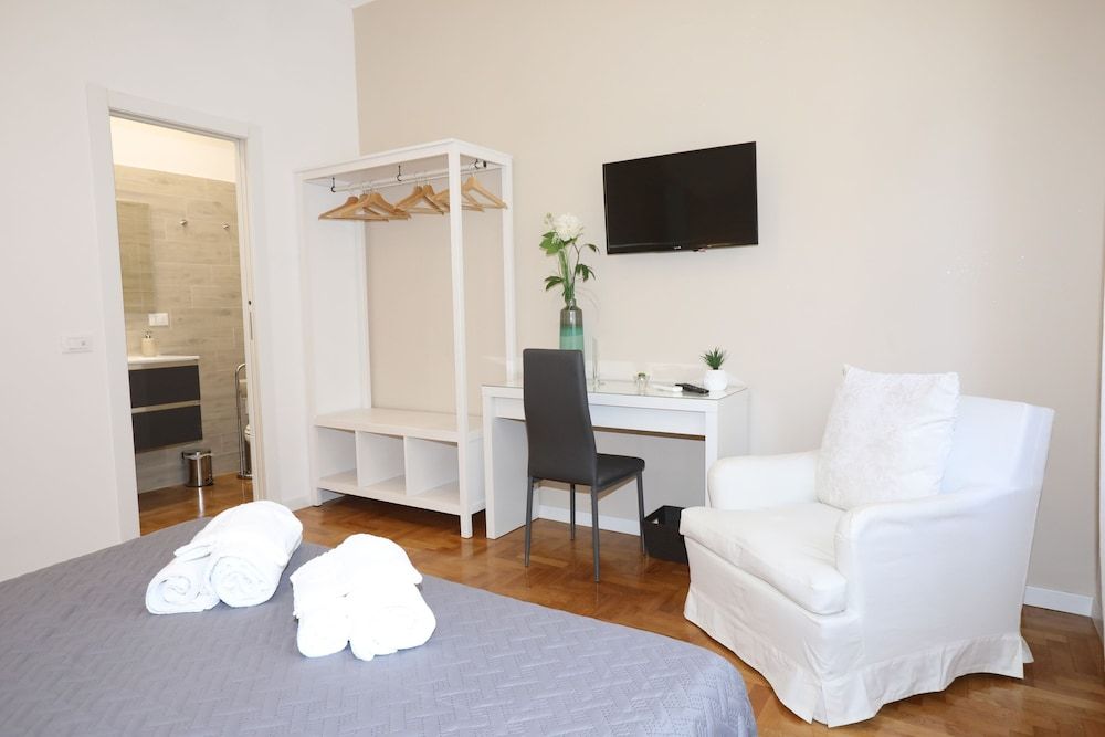 Unique Luxury Apartment and Rooms Deluxe Room 13