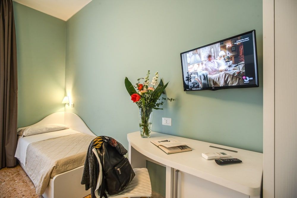 Casa Per Ferie Ravasco San Pietro Deluxe Triple Room 8