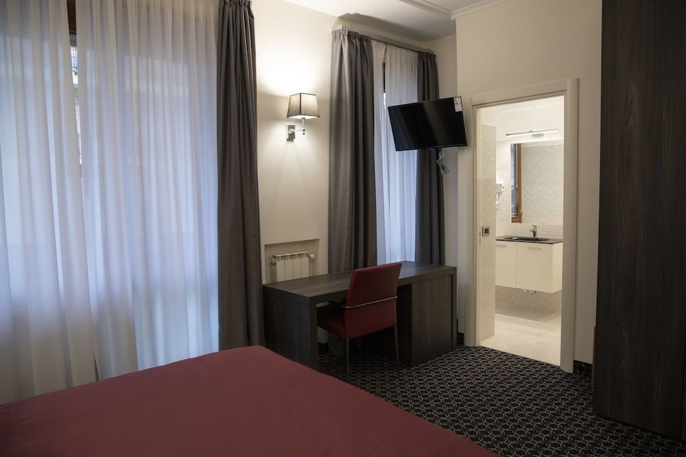 Gemelli Hotel Standard Double Room 10