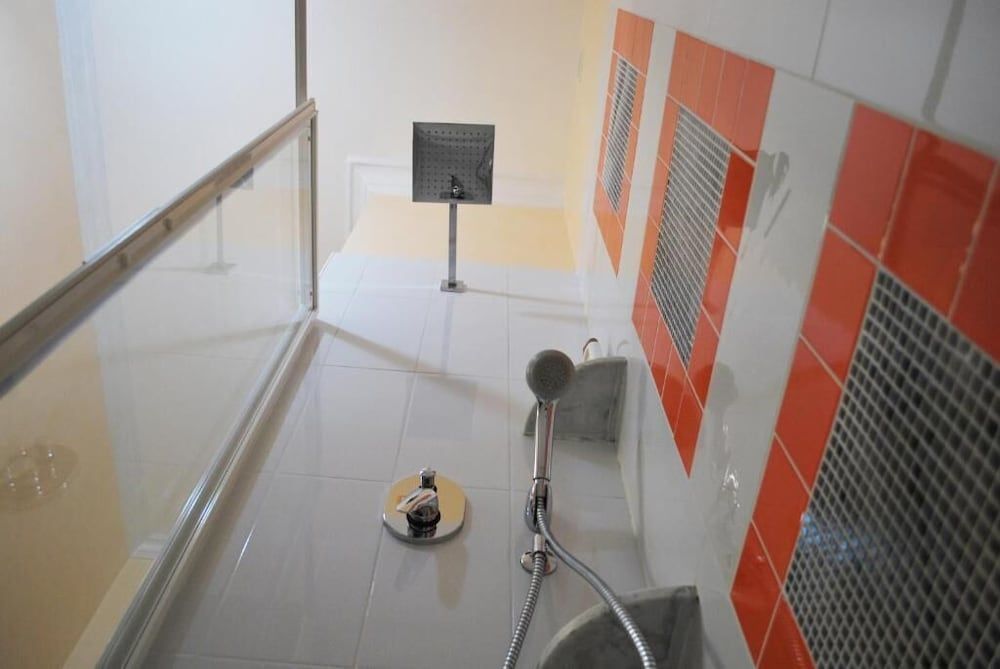 Anthony 47 Junior Suite 2