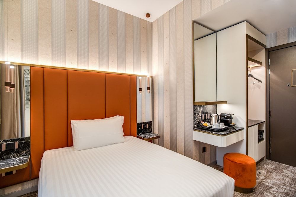 CC Palace Hotel Roma Economy Double Room