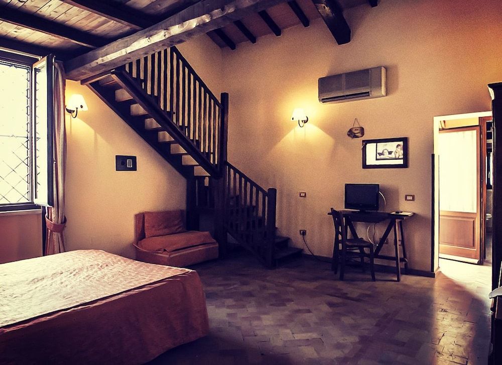Relais Il Casale Quadruple Room 3
